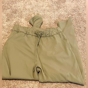 Lululemon drawstring pants size 8